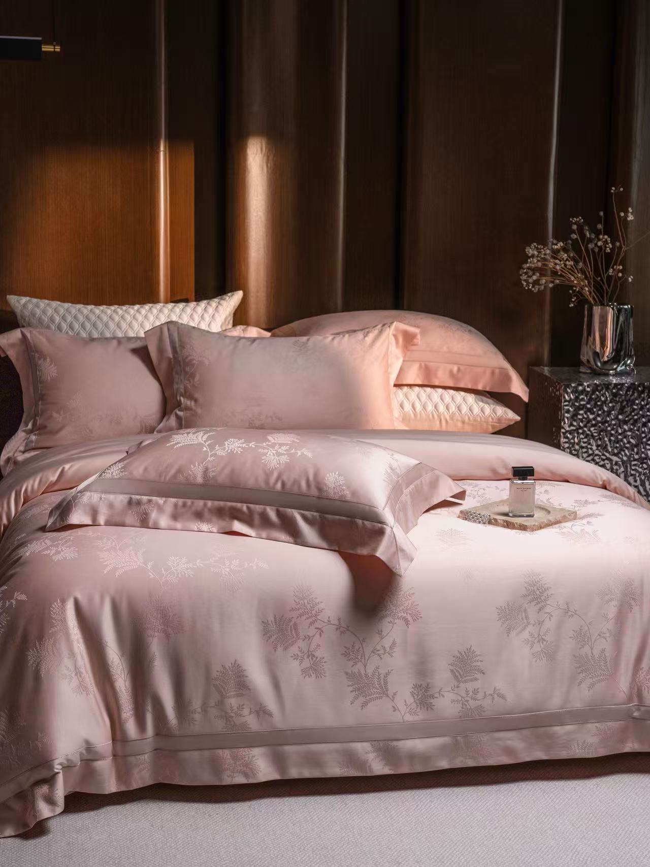 طقم أغطية سرير فاخر بنقشة زهور - مراجعة Home Textiles Luxury وسعره